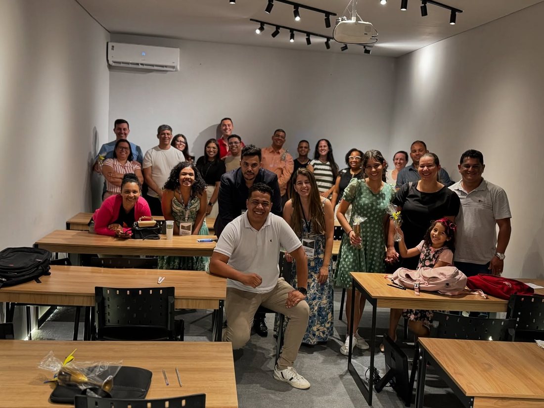 Turma presencial de mentoria de vendas em marketplace conduzida por Kleitom Mendes